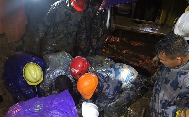 पहिरोमा परेका भाइलाई बचाउदा आमा गुमाए